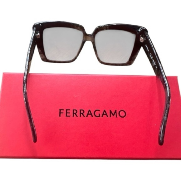 Salvatore Ferragamo SF1060S Grey Marble Butterfly Framed Sunglasses W Case & Box main image 4